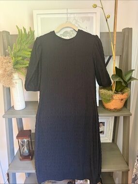 Elegant Black Midi Dress with Puff Sleeves